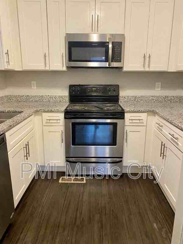 195 Hicks Rd - Photo 2 of 8
