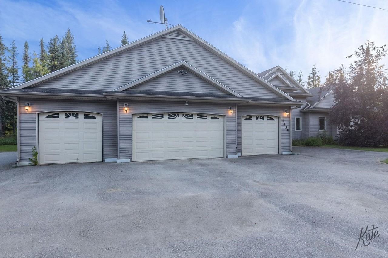 2435 Chief Nickoli Loop - Photo 3 of 29