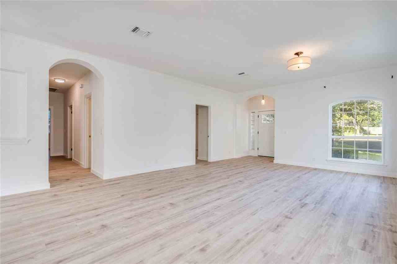 3315 Santee Dr - Photo 4 of 8