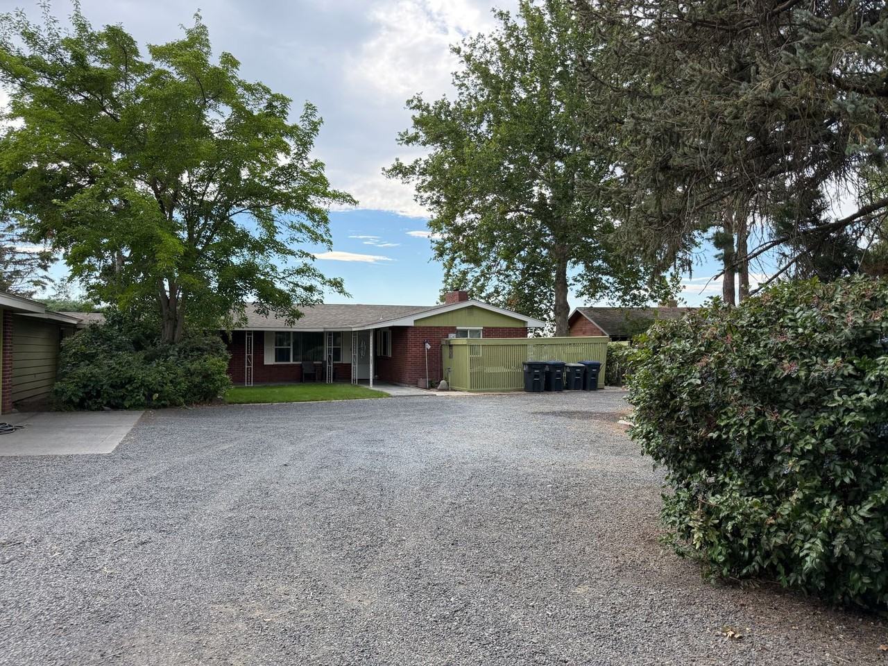 1824 Monte Vista Ln - Photo 3 of 3