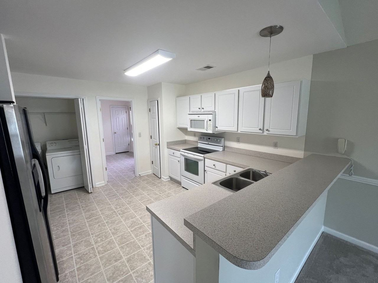 201 Vesta Dr - Photo 3 of 17