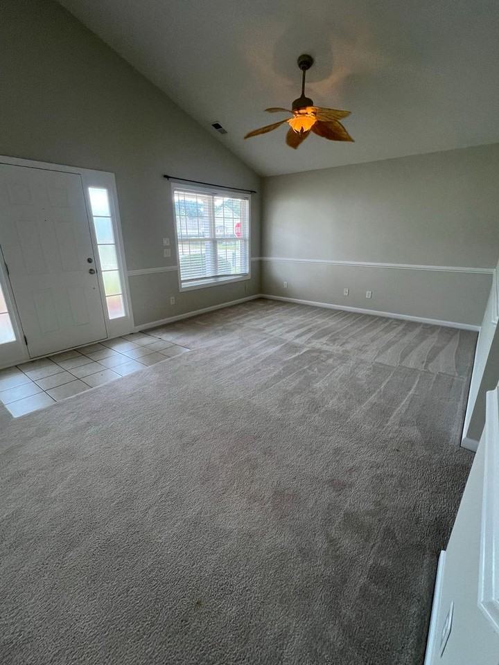 201 Vesta Dr - Photo 5 of 17