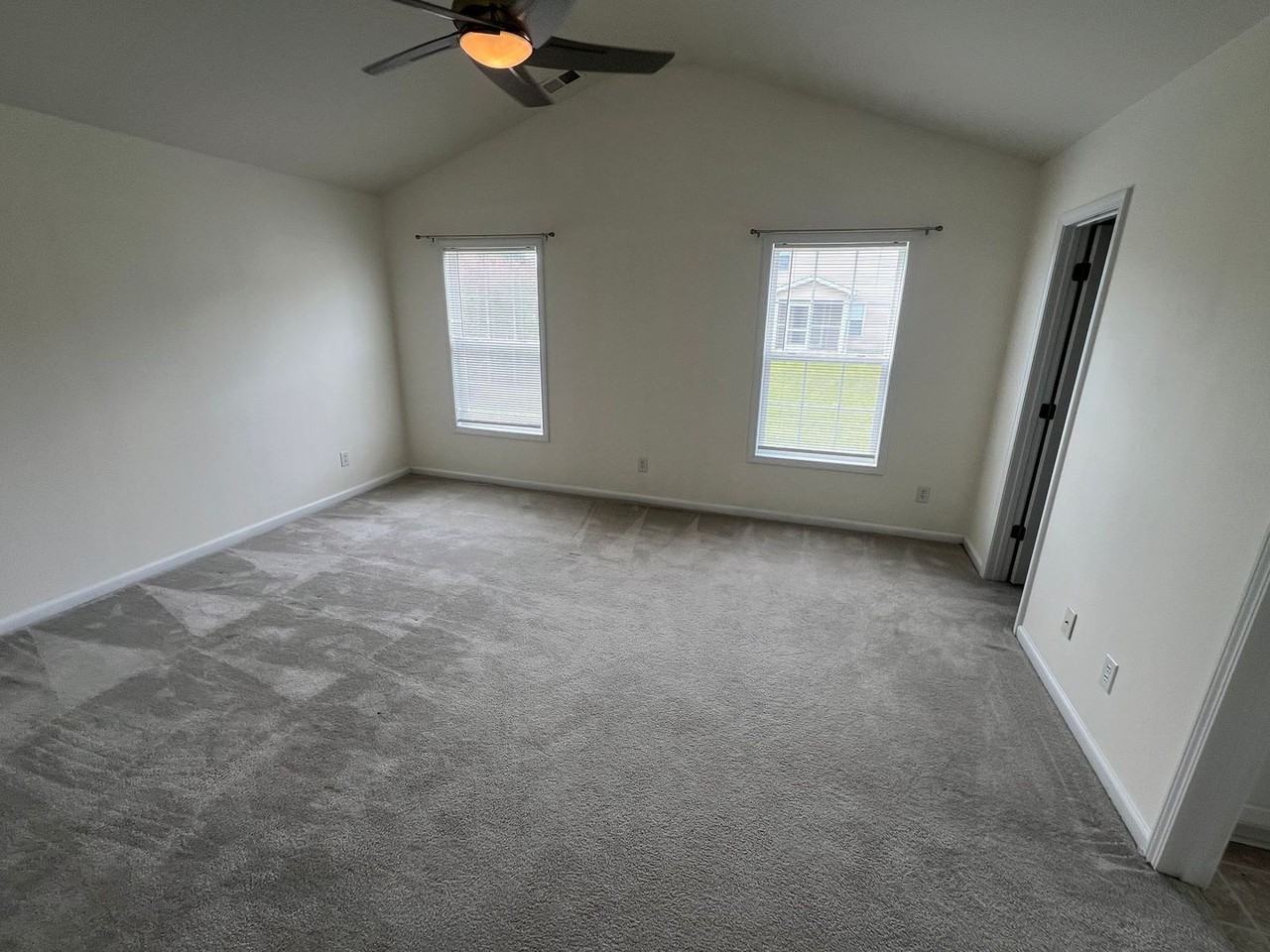 201 Vesta Dr - Photo 6 of 17