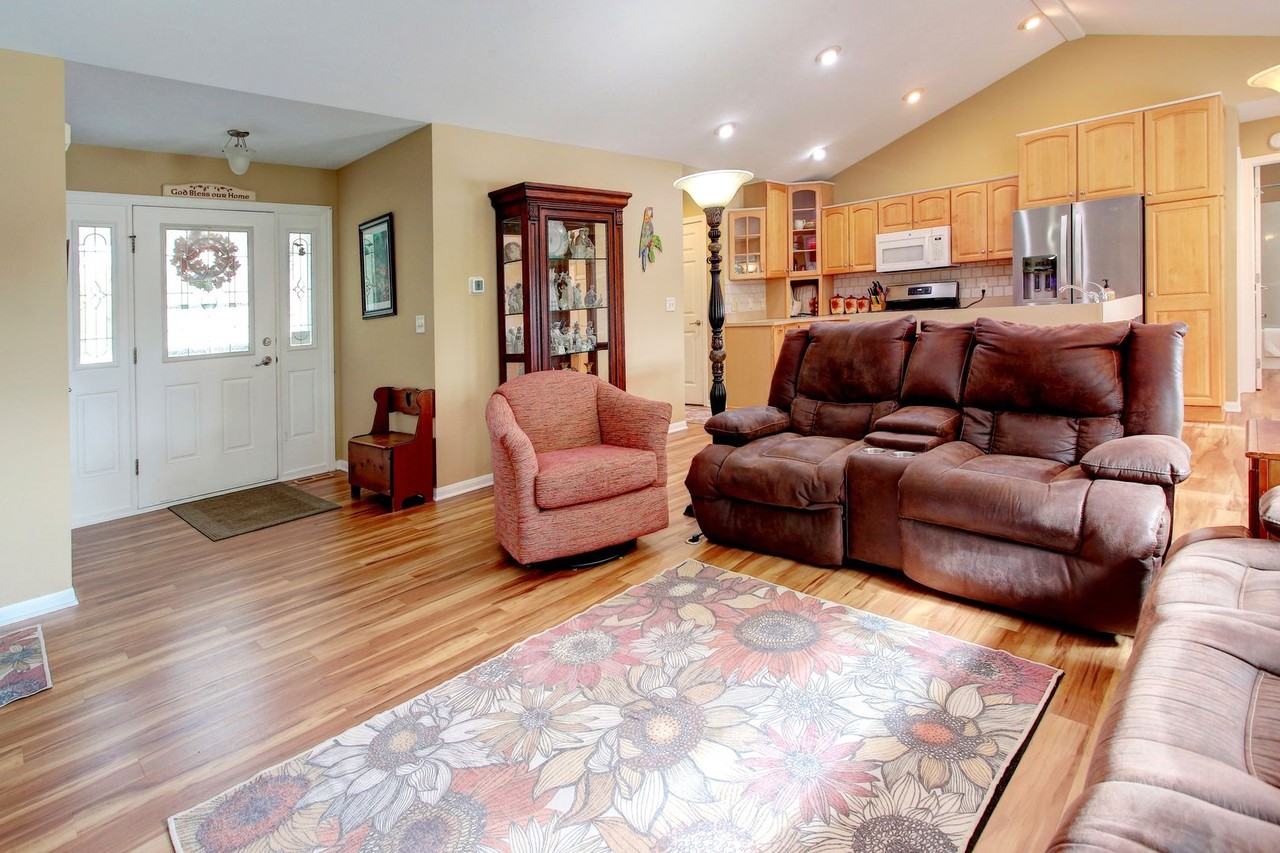 13168 Blueberry Ln - Photo 3 of 36