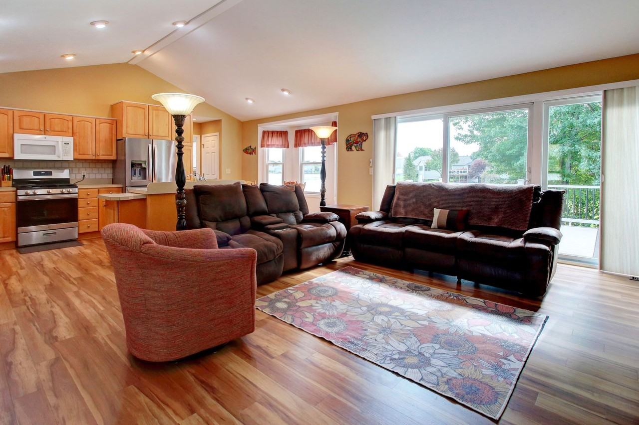 13168 Blueberry Ln - Photo 4 of 36