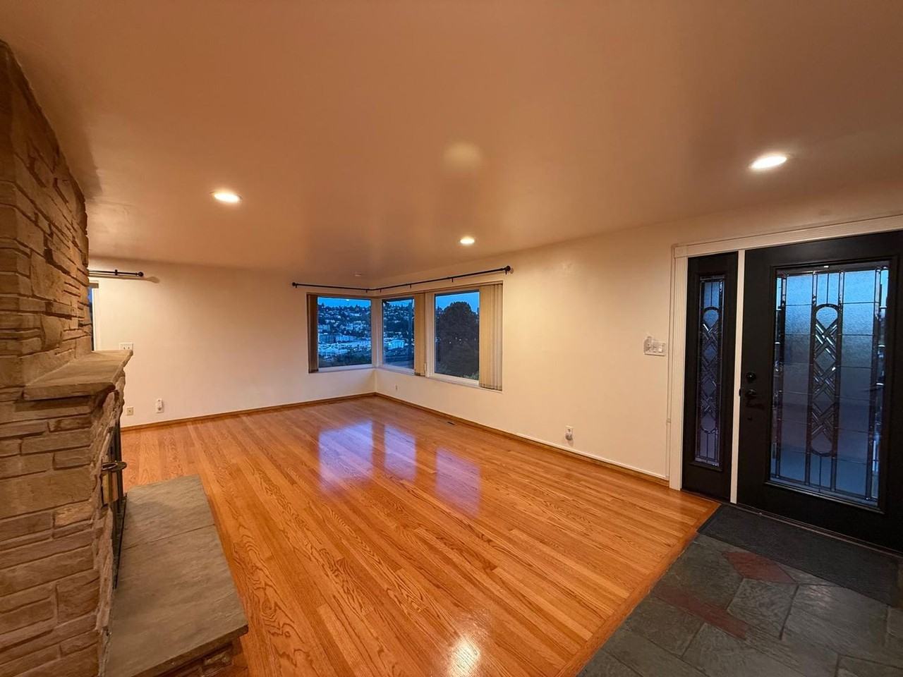 2240 W Halladay St - Photo 3 of 37