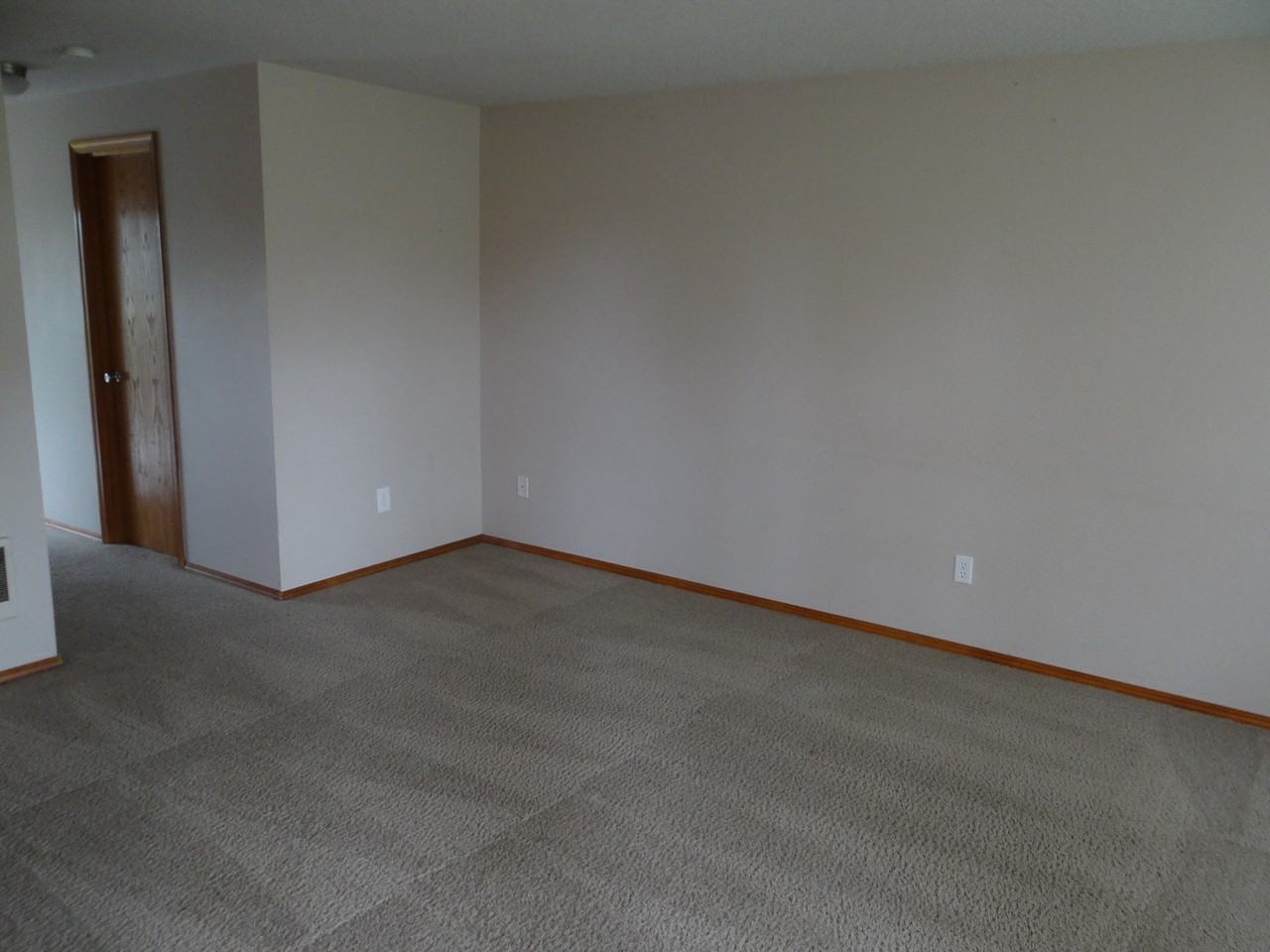 620 E Elm Ave - Photo 2 of 17
