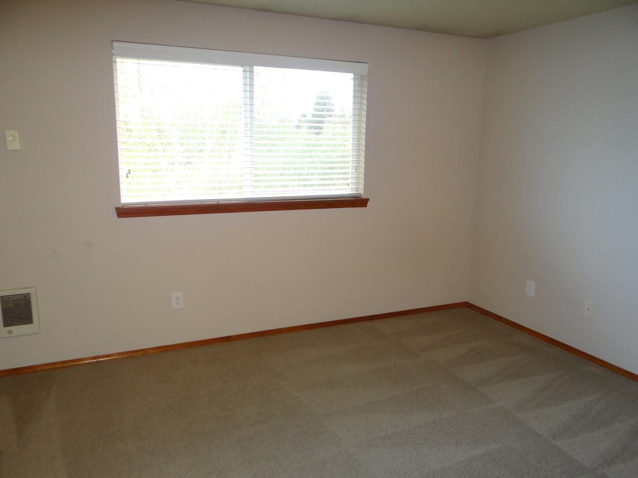 620 E Elm Ave - Photo 7 of 17