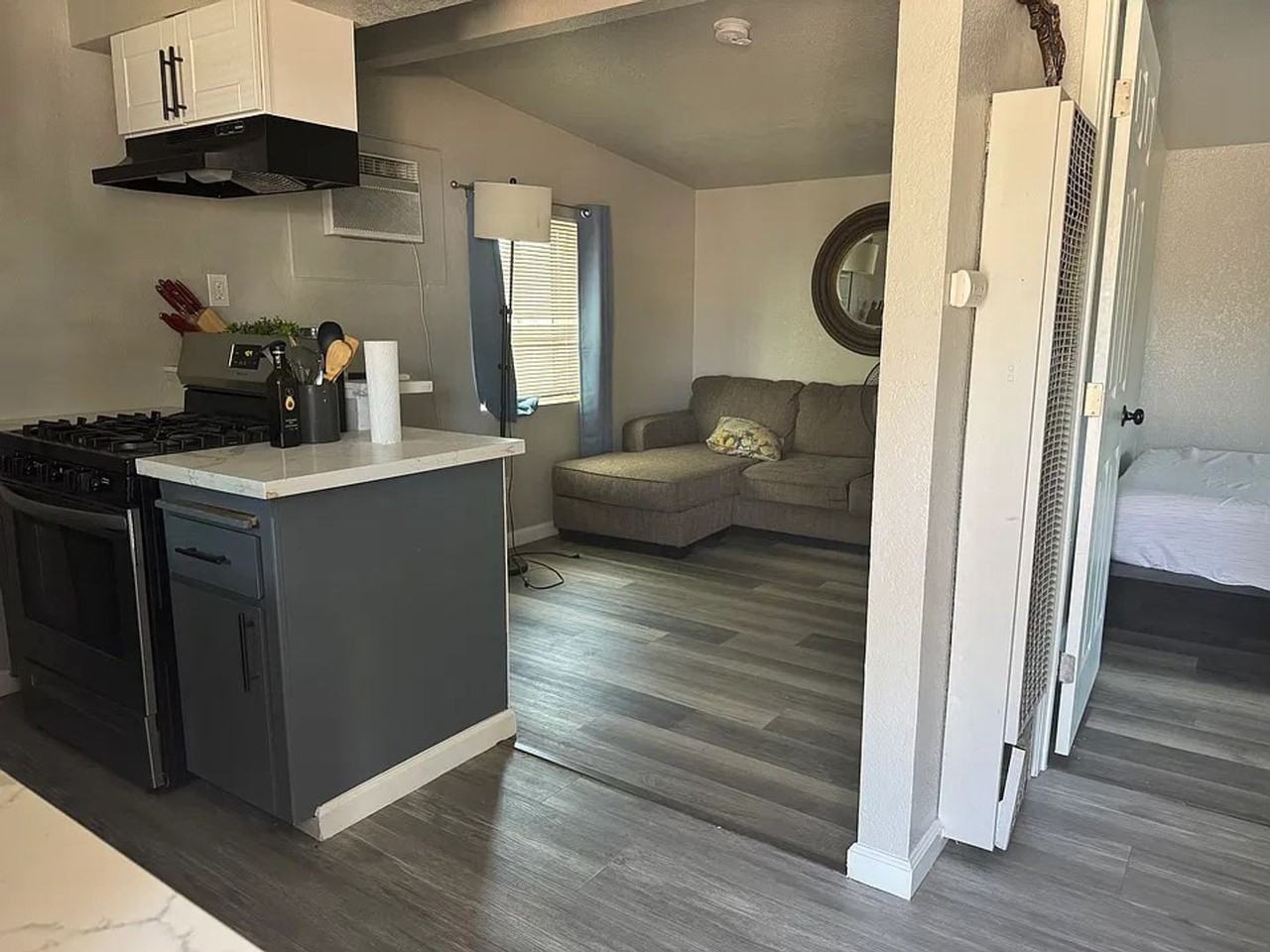 318 W. Florinda - Photo 2 of 32