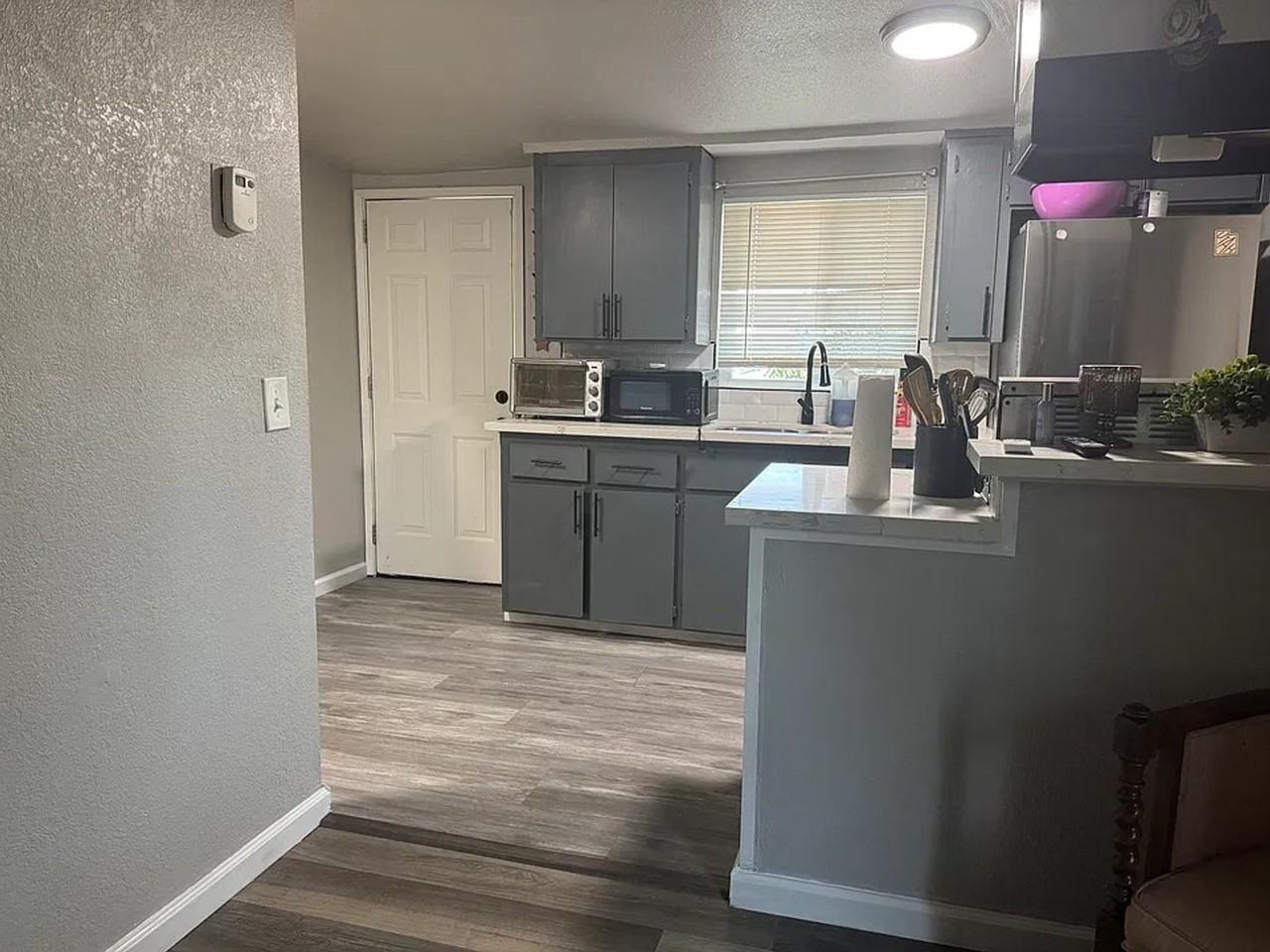 318 W. Florinda - Photo 3 of 32