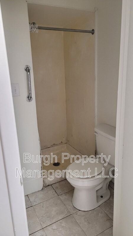 534 Fallowfield Ave #1 - Photo 4 of 5