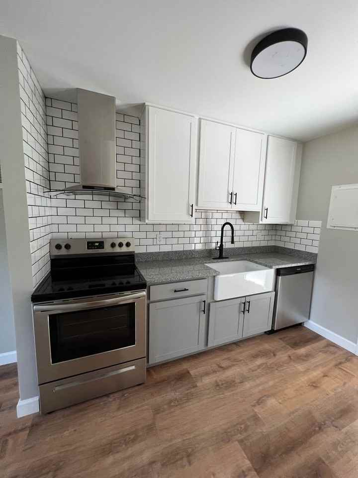 3459 Bloomingdale Rd #1 - Photo 4 of 19