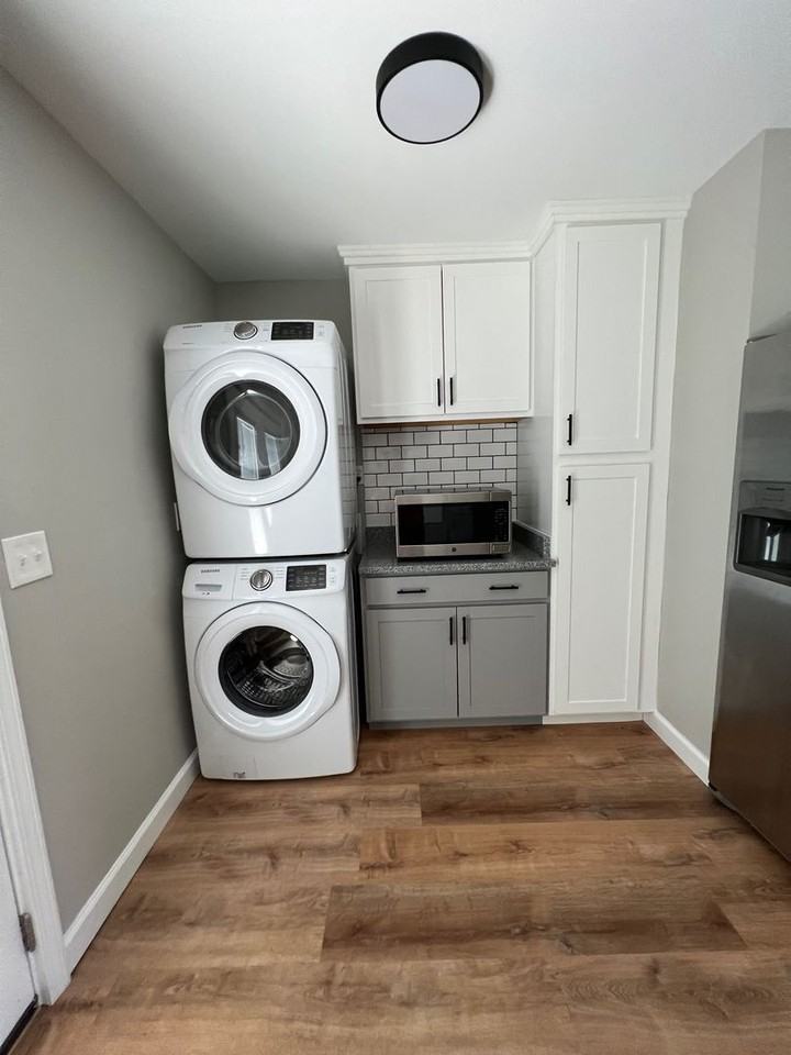 3459 Bloomingdale Rd #1 - Photo 7 of 19