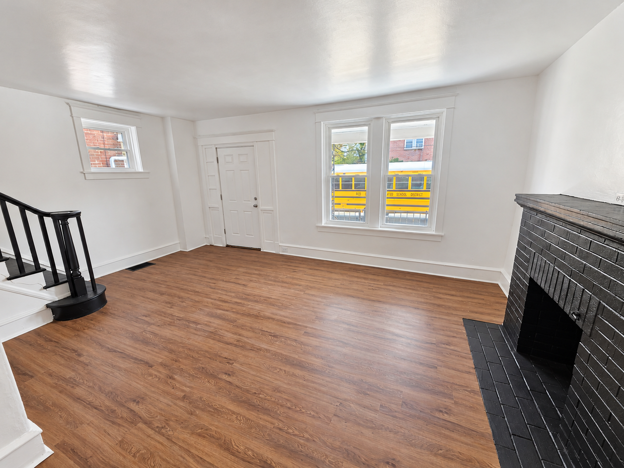 2703 N Washington St - Photo 3 of 27