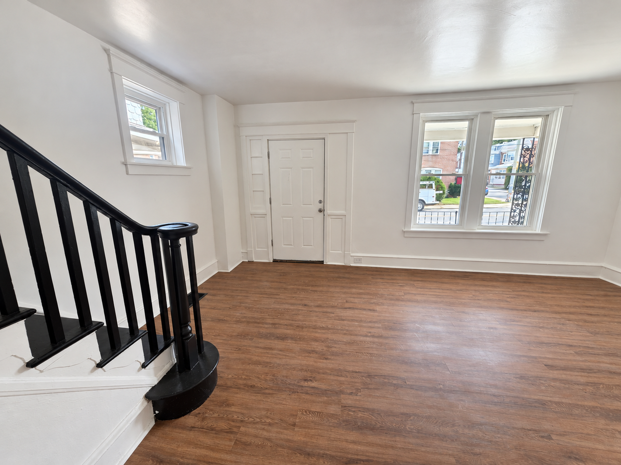 2703 N Washington St - Photo 4 of 27