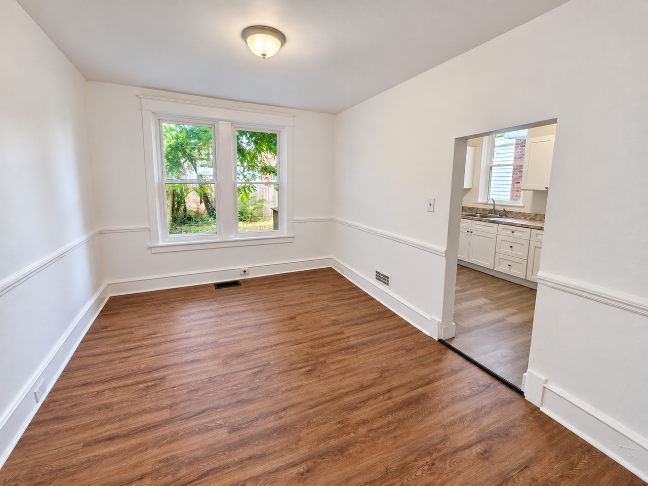 2703 N Washington St - Photo 5 of 27