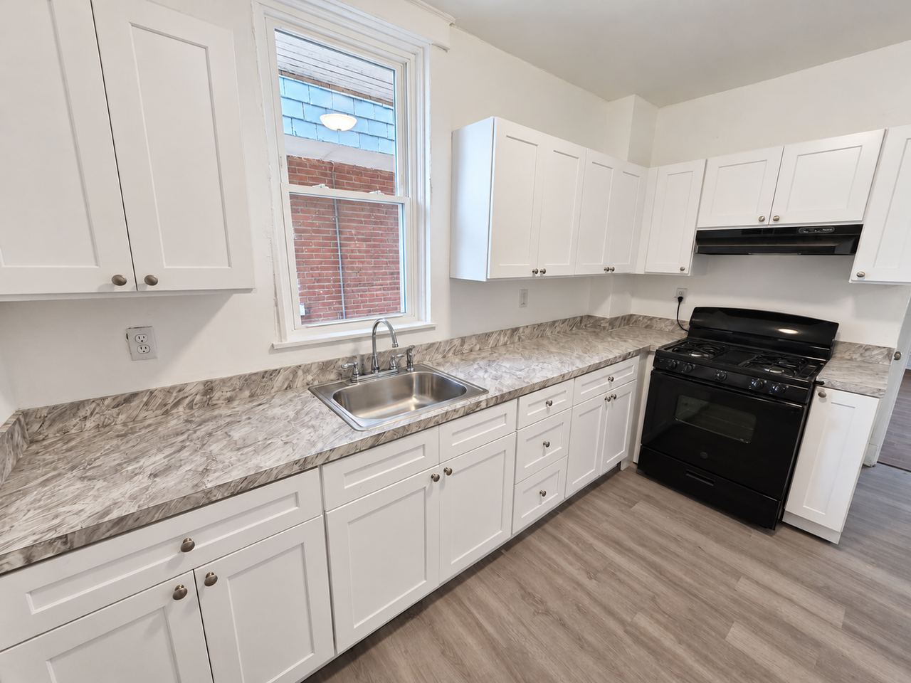 2703 N Washington St - Photo 7 of 27