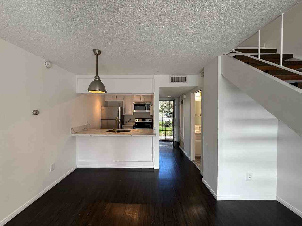 5757 Gaines St #E - Photo 4 of 42