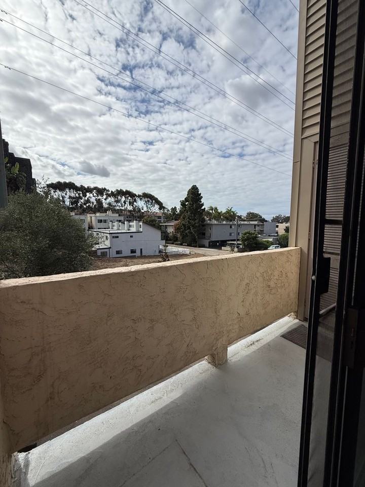 5757 Gaines St #E - Photo 5 of 42