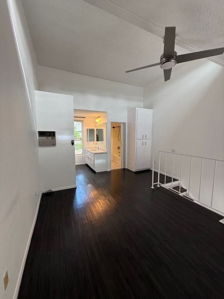 5757 Gaines St #E - Photo 7 of 42