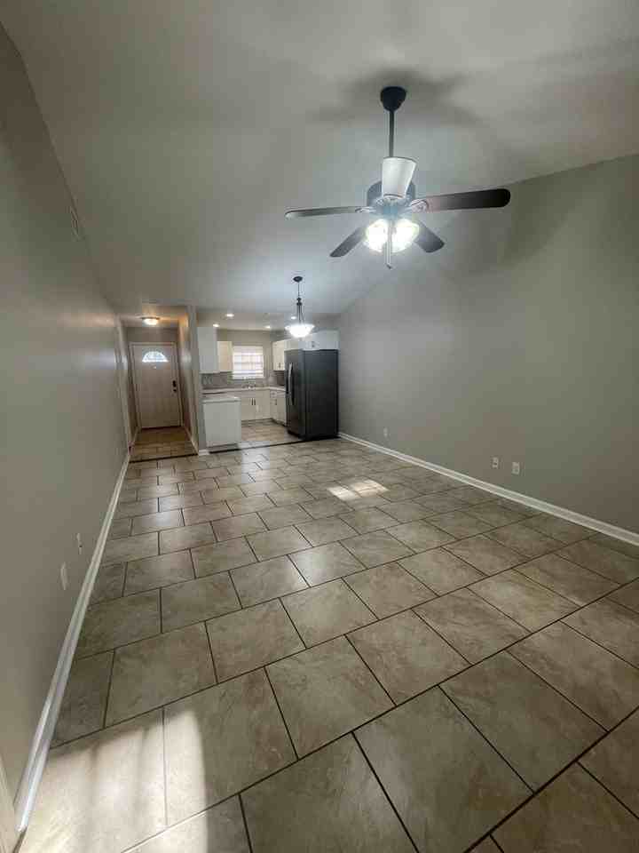 188 Leeswood Cir - Photo 3 of 13