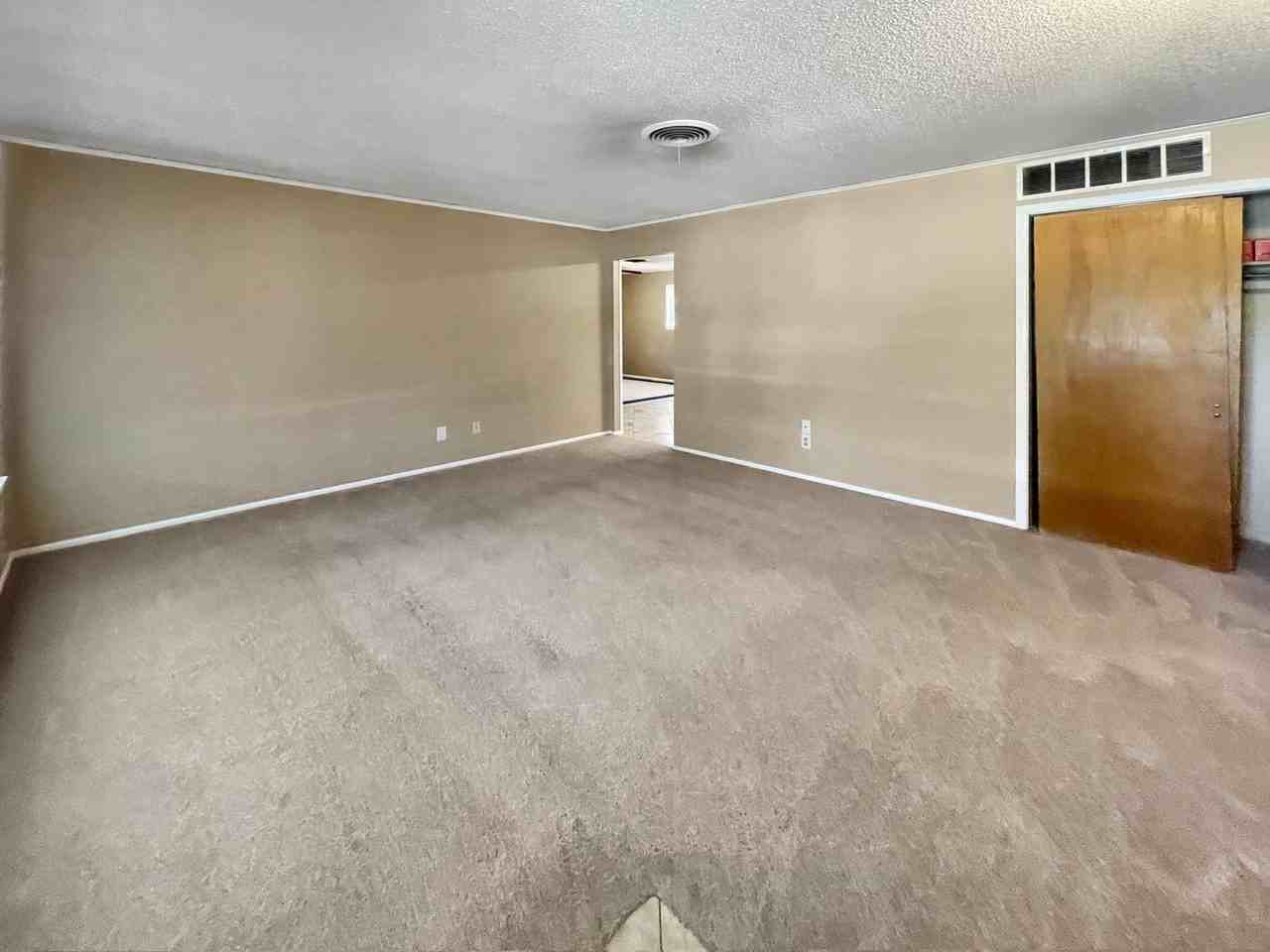 509 W Saint Anne Pl - Photo 3 of 13