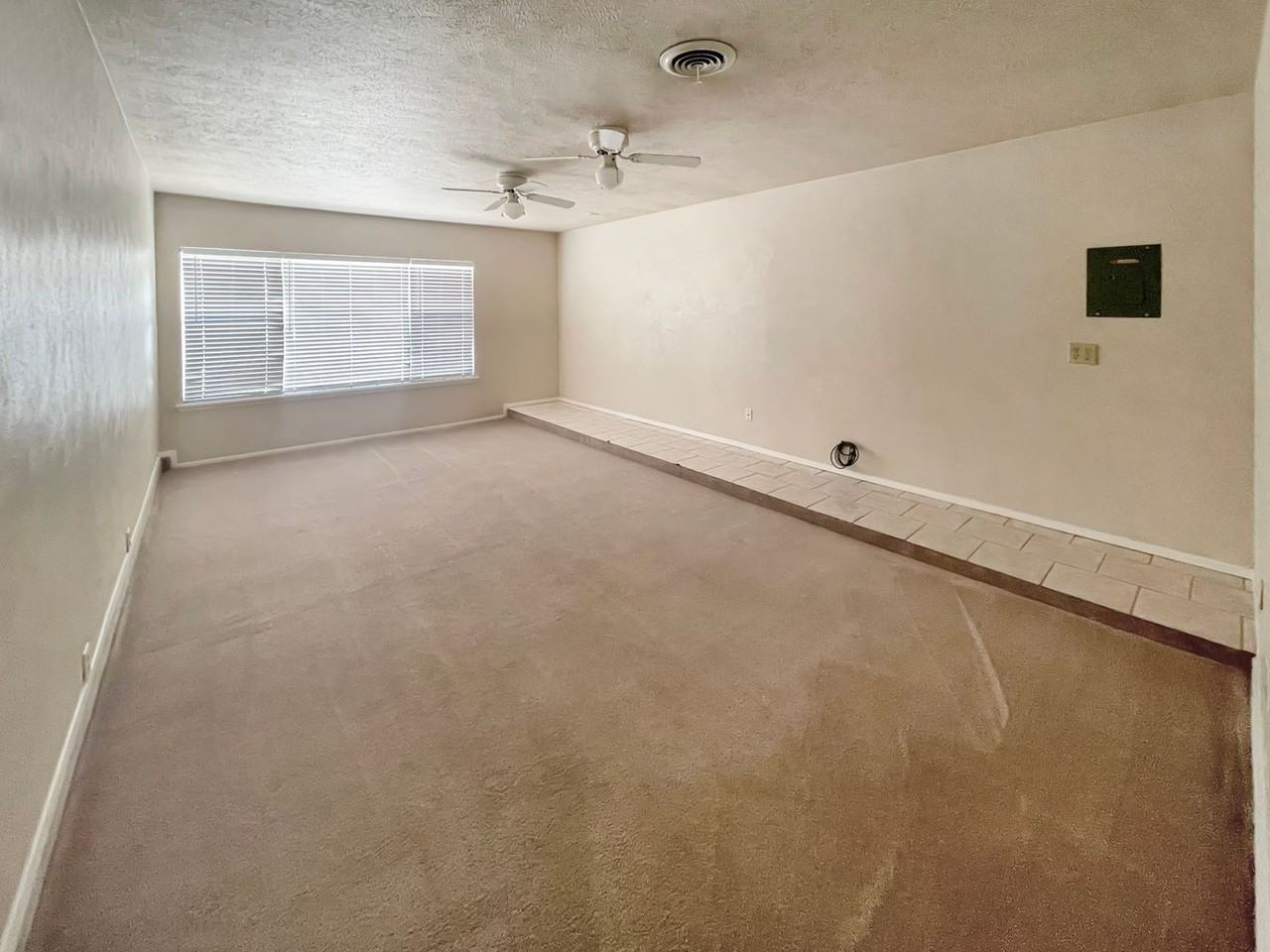 509 W Saint Anne Pl - Photo 4 of 13