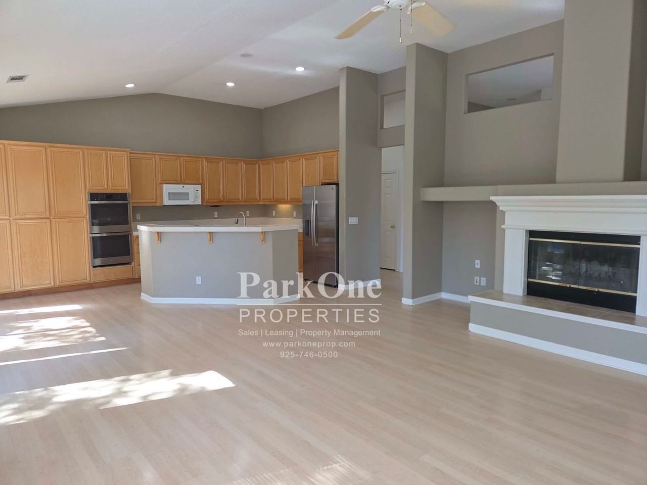 5270 Ambleside Dr - Photo 3 of 19