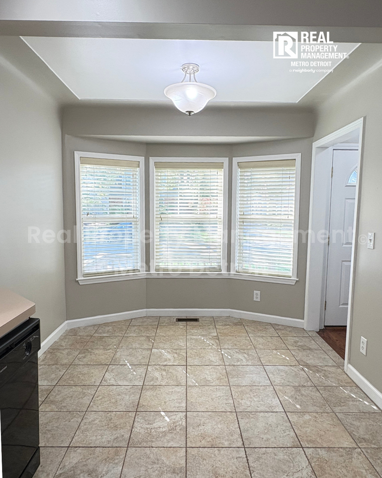 2428 Columbia Rd - Photo 7 of 20