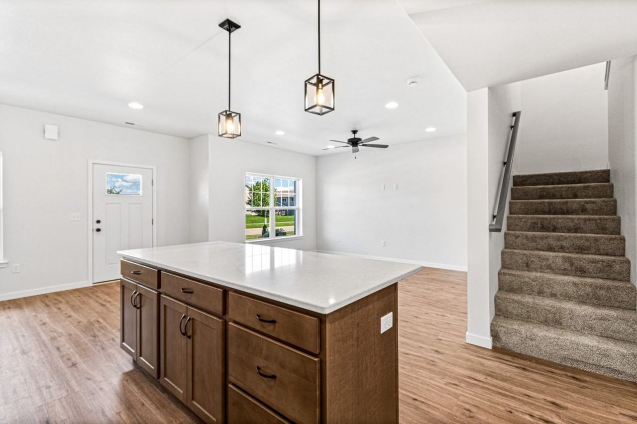 180 Sweetwater Ln - Photo 6 of 25