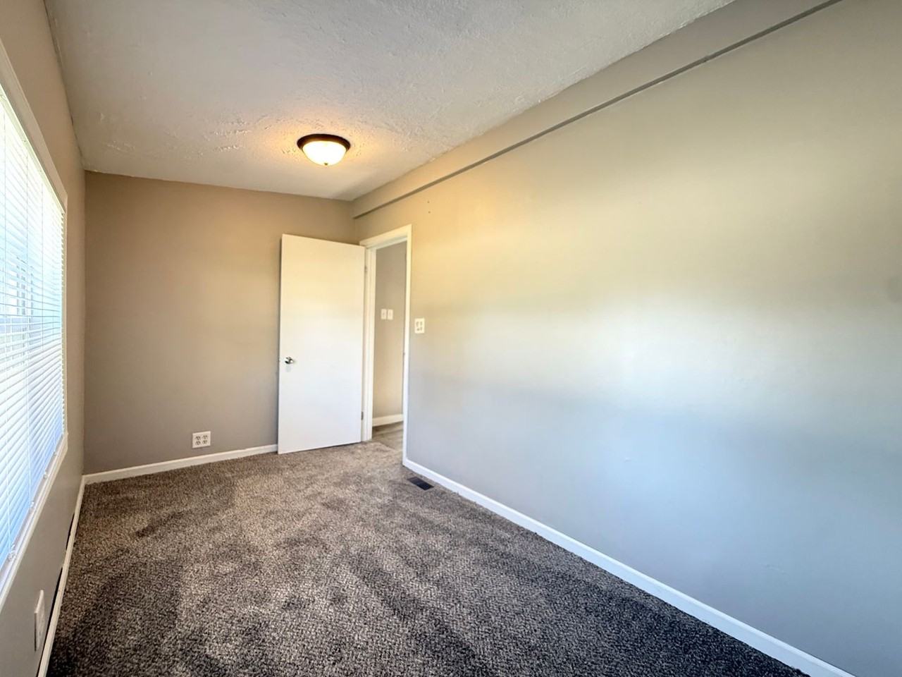 4504 Navajo St - Photo 3 of 9