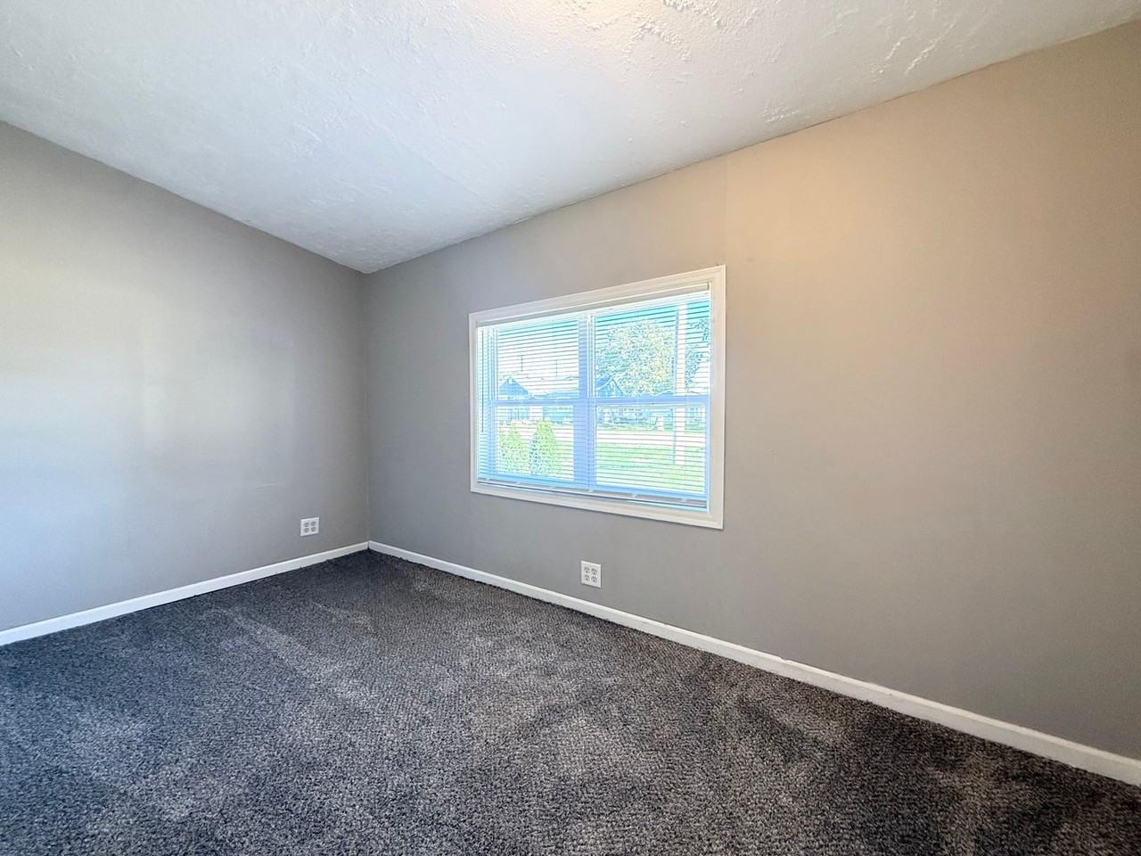4504 Navajo St - Photo 4 of 9