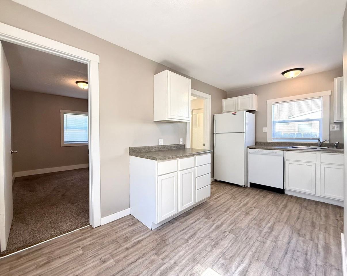 4504 Navajo St - Photo 5 of 9