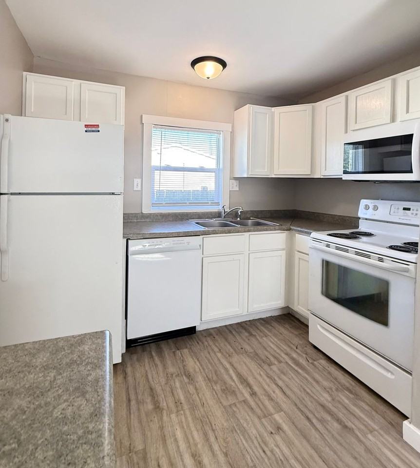 4504 Navajo St - Photo 7 of 9