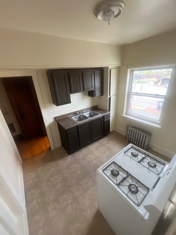 3959 N 19th Pl - Photo 7 of 19