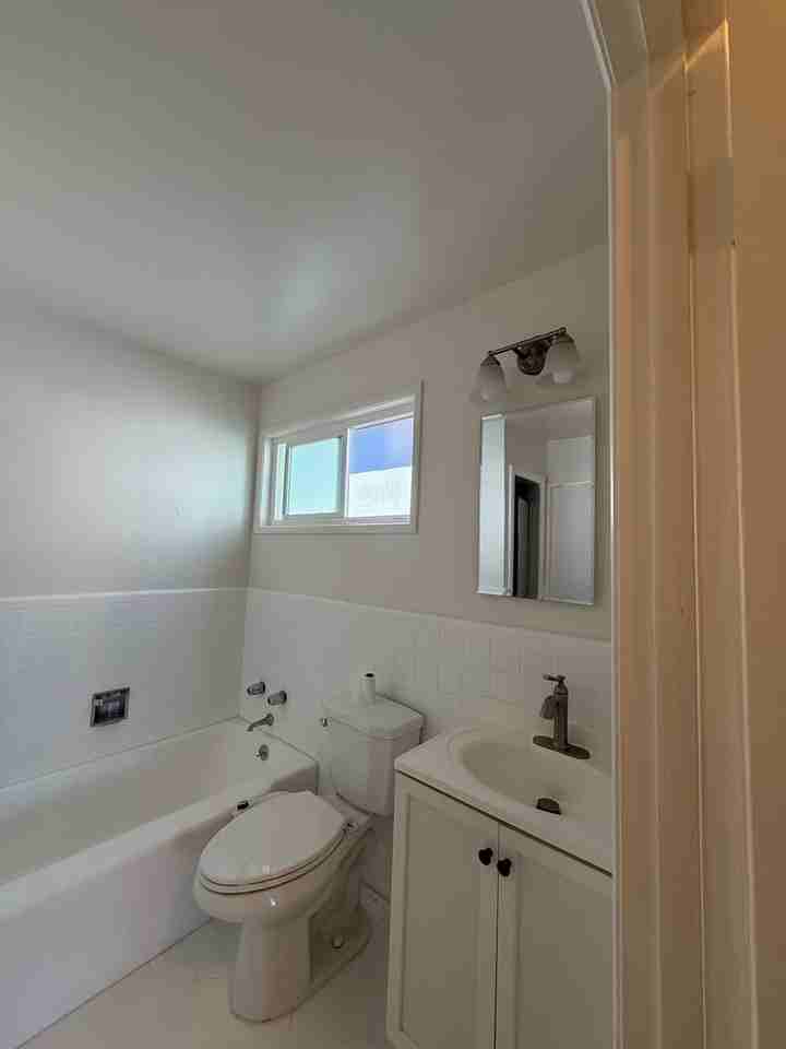 110 Fairlawn Ave - Photo 7 of 19