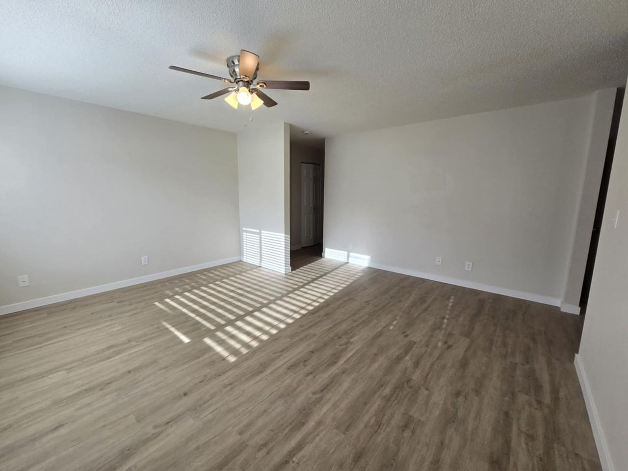 1914 Panama Ave - Photo 2 of 17