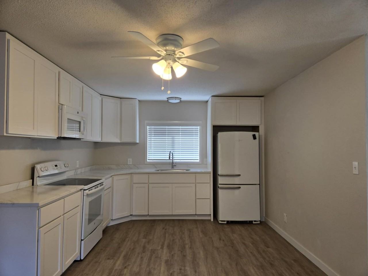 1914 Panama Ave - Photo 5 of 17