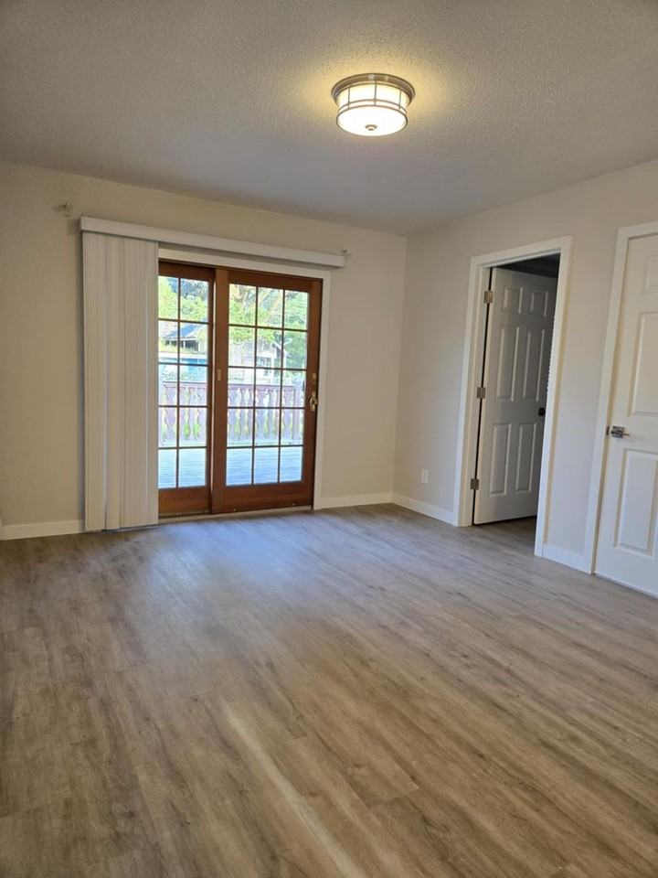 1914 Panama Ave - Photo 6 of 17