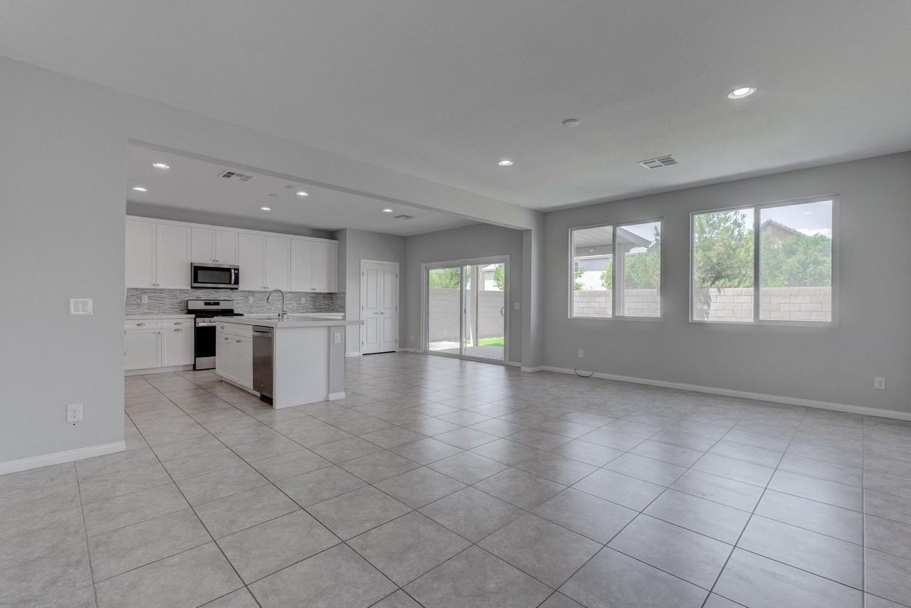 114 Manzanita Falls Ave - Photo 2 of 33
