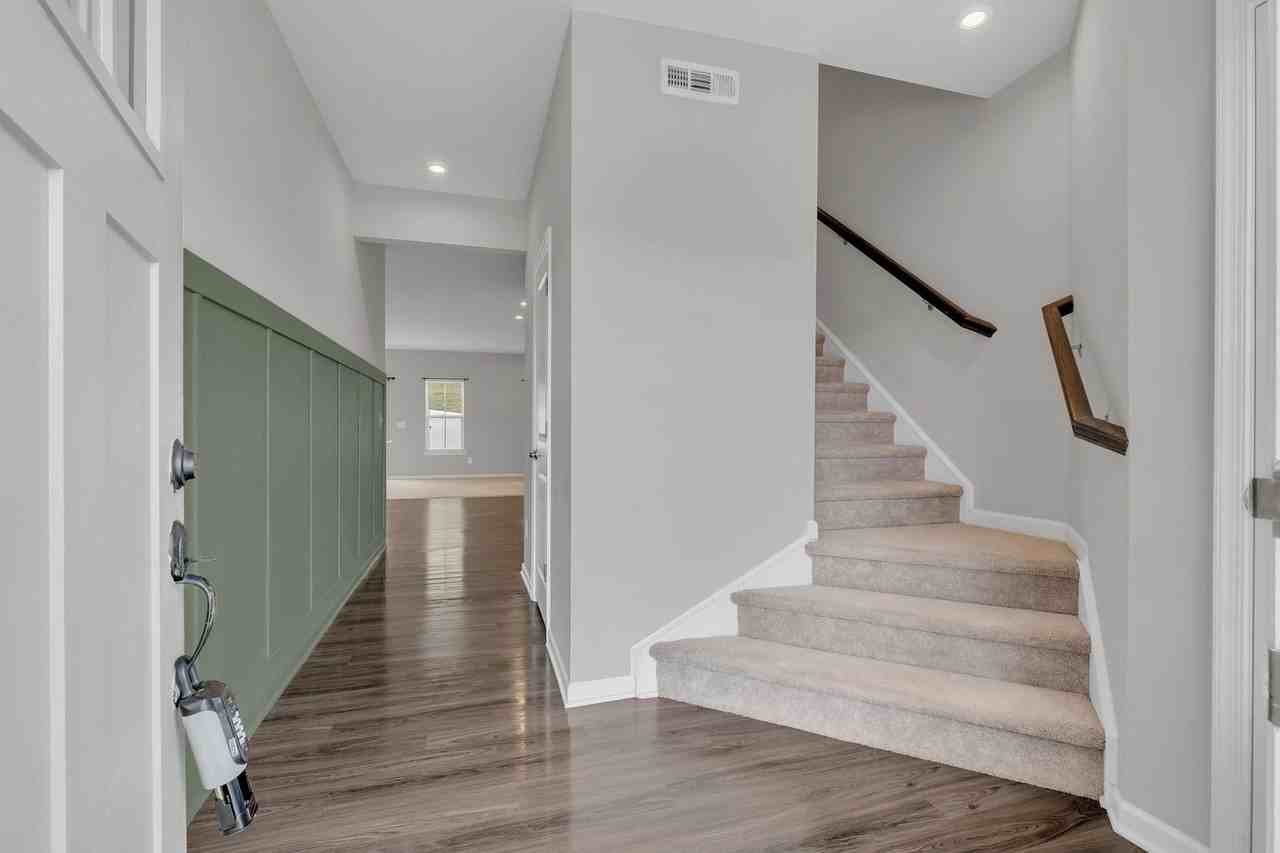 469 Killarney Park - Photo 6 of 32