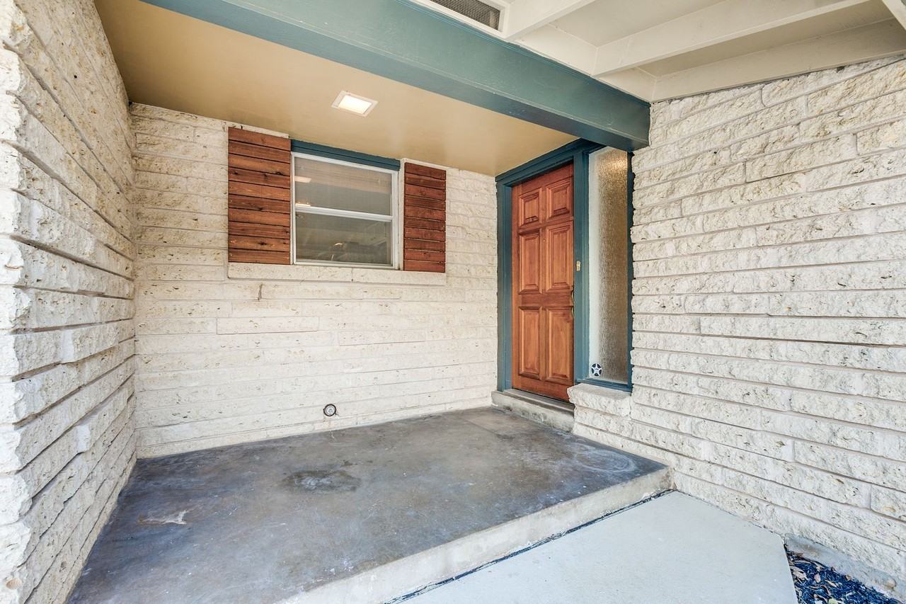 7426 Robin Rest Dr - Photo 2 of 25