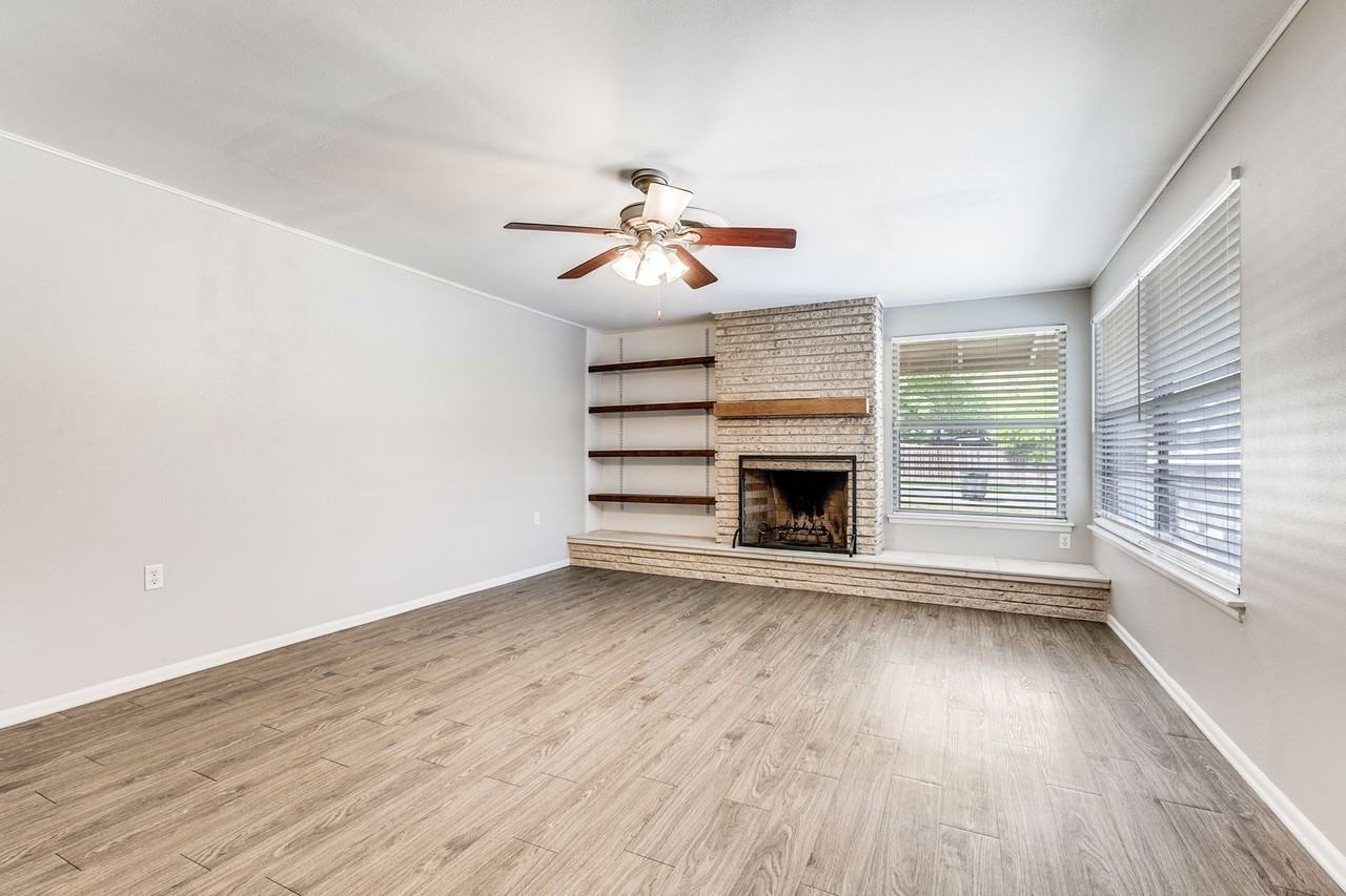 7426 Robin Rest Dr - Photo 3 of 25