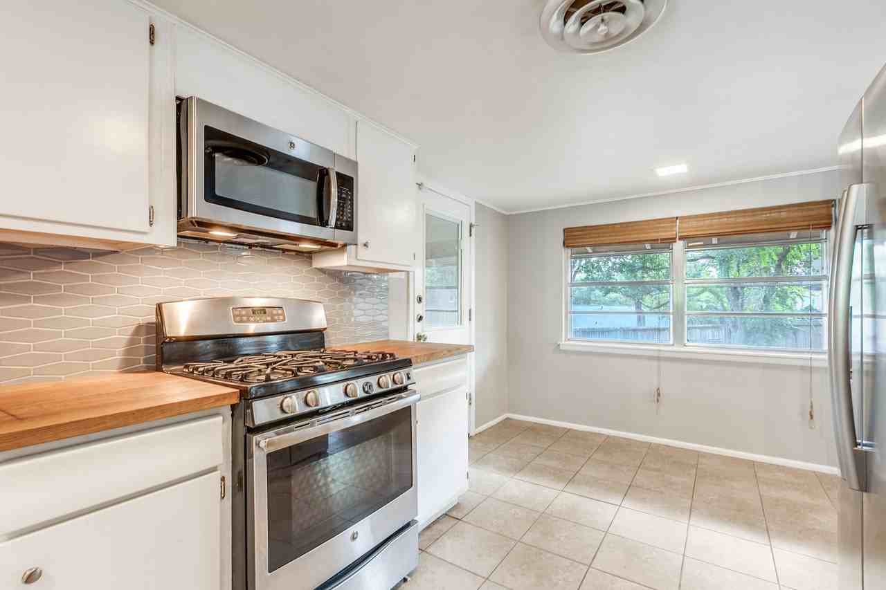 7426 Robin Rest Dr - Photo 7 of 25
