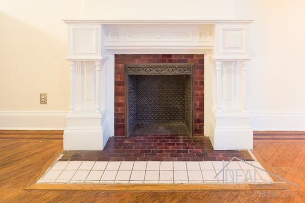 904 President Street - Photo 3 of 5