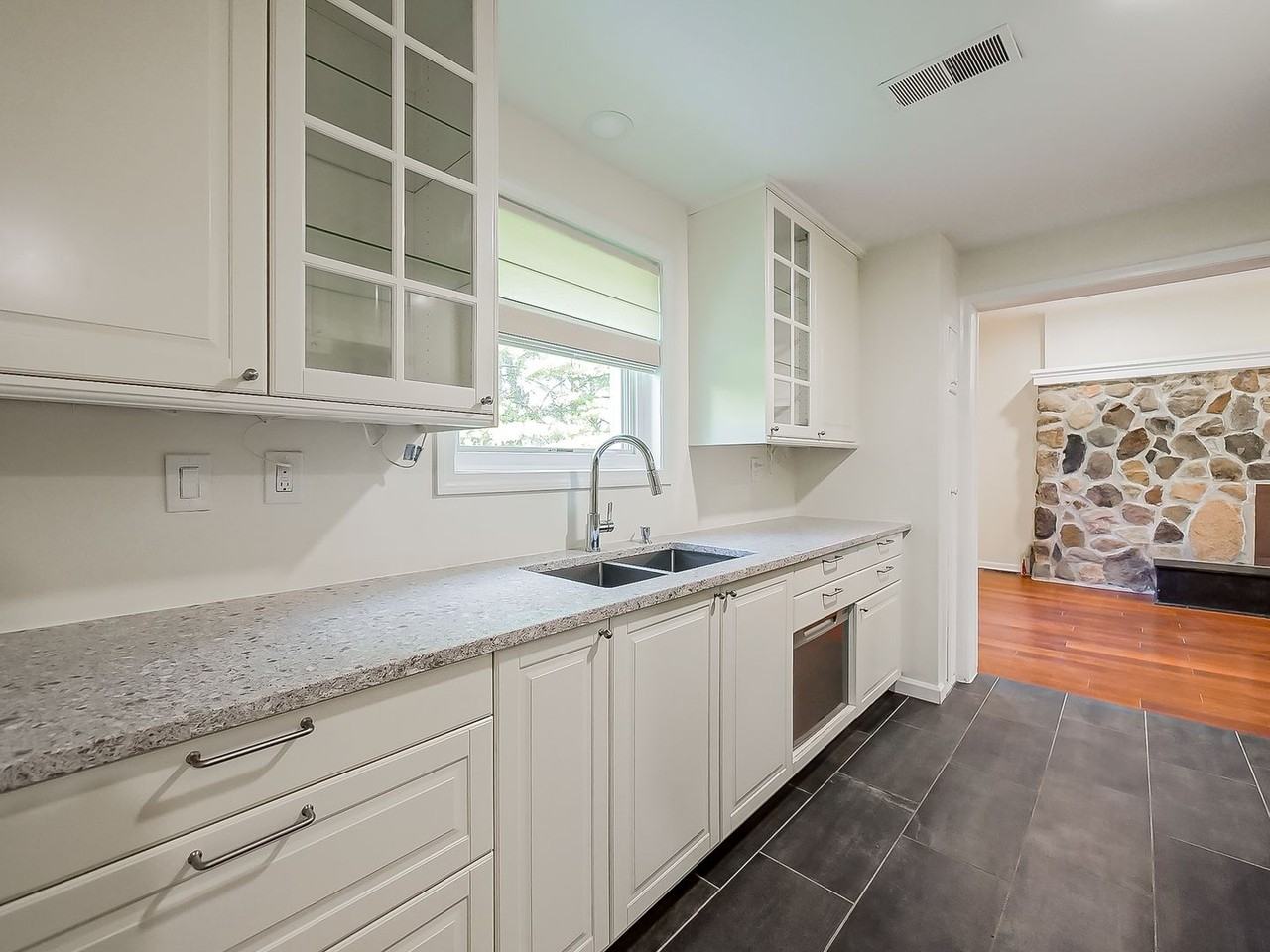 8703 Brookville Rd - Photo 3 of 47