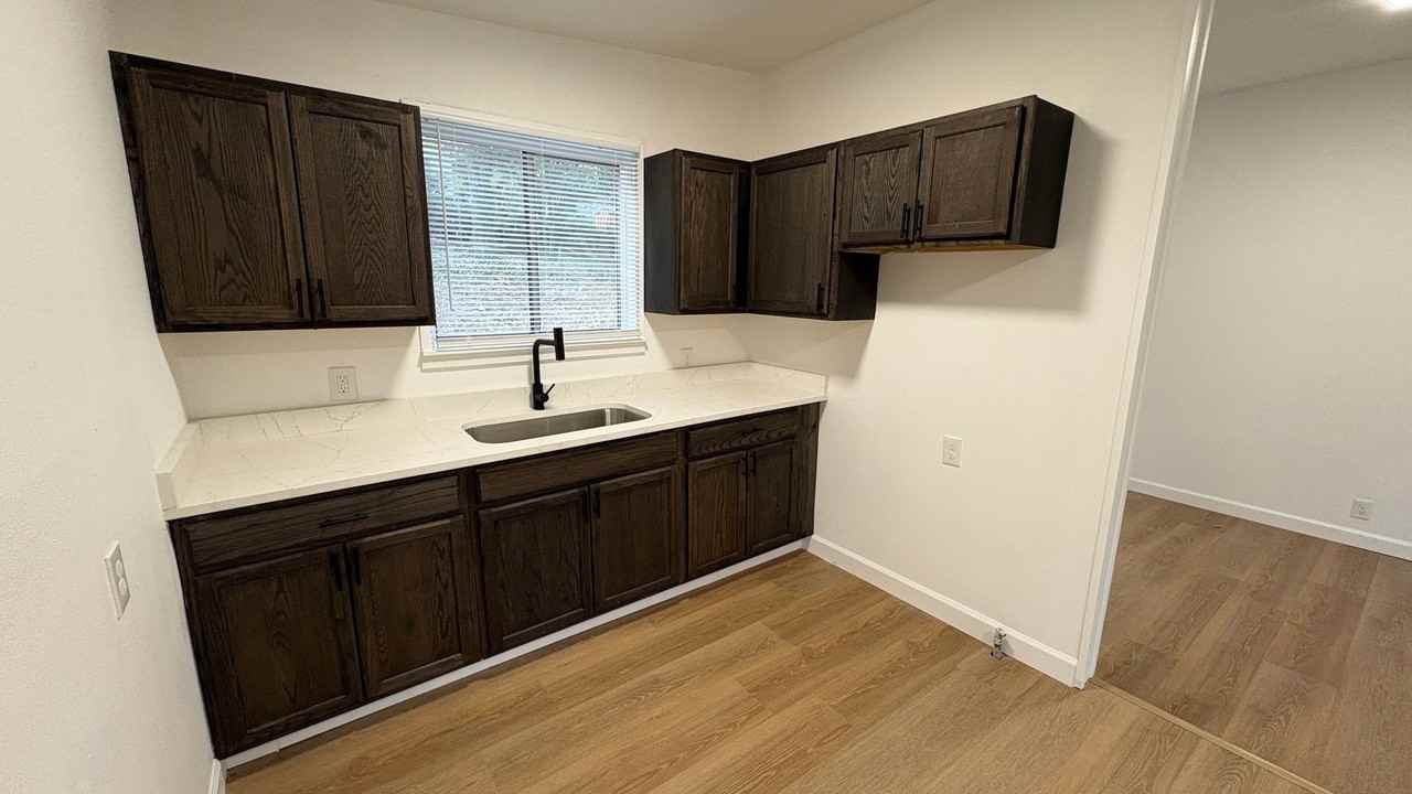 818 W F Ave - Photo 5 of 15