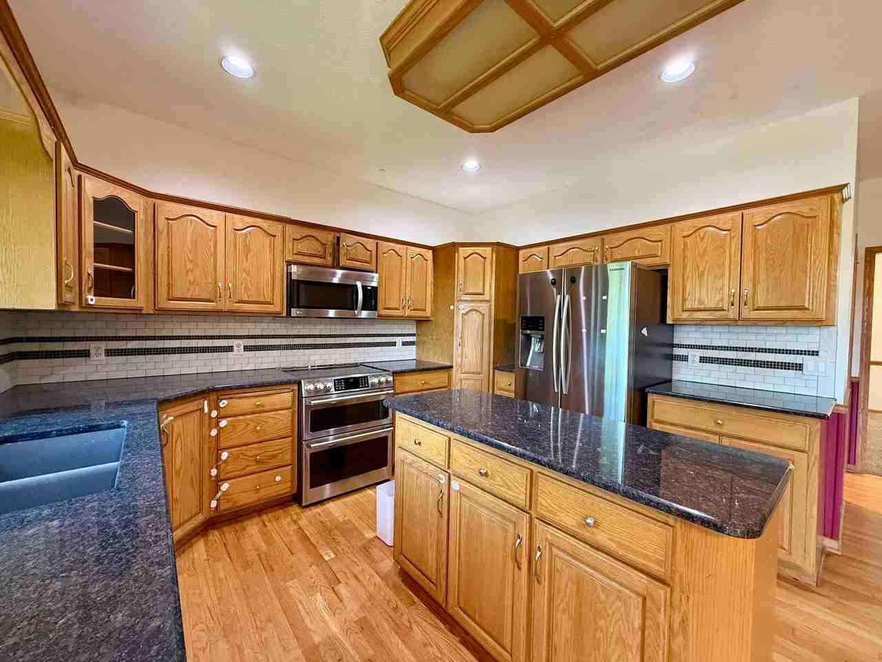 6022 S 161st St - Photo 2 of 50