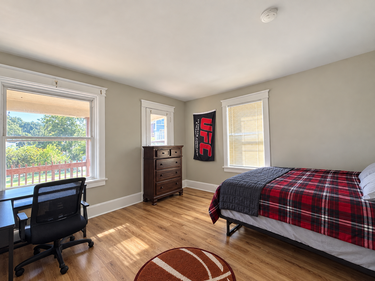 208 Bosley St - Photo 4 of 27
