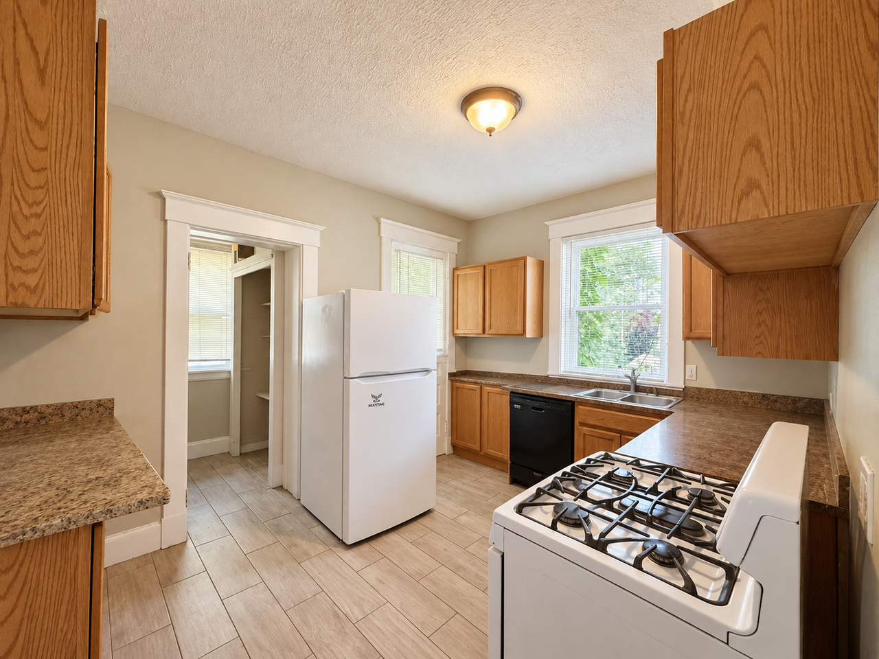 208 Bosley St - Photo 6 of 27